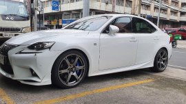 Selling White Lexus IS350 2014 in Quezon