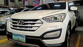 Selling White Hyundai Santa Fe 2013 in Quezon