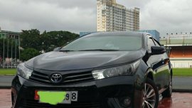 Selling Black Toyota Corolla Altis 2015 in Marikina