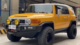 Yellow Toyota Fj Cruiser 2016 for sale in Automatic