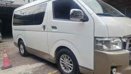 Selling White Toyota Hiace Super Grandia 2016 in Pasig