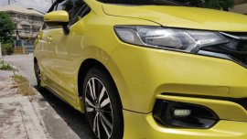 Selling Yellow Honda Jazz 2018 in Quezon