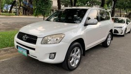 Sell White 2010 Toyota Rav4 in Pasig