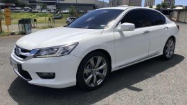 Selling Pearl White Honda Accord 2015 in Pasig