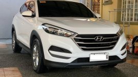 Selling Pearl White Hyundai Tucson 2016 in Silang