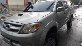 Silver Toyota Hilux 2006 for sale in Automatic