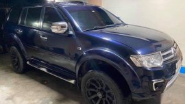 Selling Blue Mitsubishi Montero 2014 in Manila