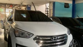 Sell White 2013 Hyundai Santa Fe in Imus