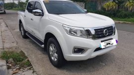 Pearl White Nissan Navara 2018 for sale in Automatic