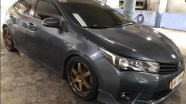 Selling Grey Toyota Corolla Altis 2016 in Manila
