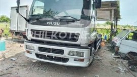 2006 Isuzu trucktor head 6w