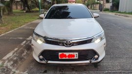 Selling White Toyota Camry 2017 in Manila