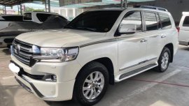 White Toyota Land Cruiser 2018 for sale in Quezon