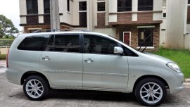 Selling Pearl White Toyota Innova 2006 in Muntinlupa