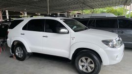 Selling White Toyota Fortuner 2008 in Pasig