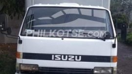 Selling White 1990 Isuzu Elf  second hand