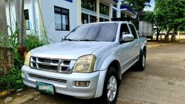 Selling Pearl White Isuzu D-Max 2005 in San Mateo