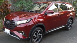 Red Toyota Rush 2018 for sale in Quezon