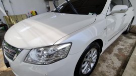 Selling Pearl White Toyota Camry 2010 in Biñan