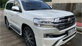 Selling Pearl White Toyota Land Cruiser 2018 in Quezon
