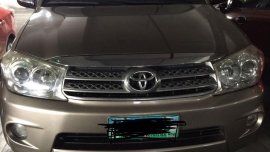 Selling Brightsilver Toyota Fortuner 2011 in Valenzuela
