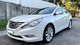 Sell White 2012 Hyundai Sonata in Imus