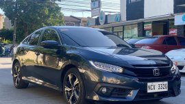Selling Grey Honda Civic 2018