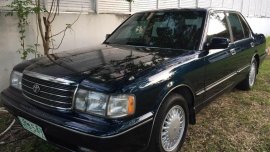Selling Black Toyota Crown 1996 in Caloocan