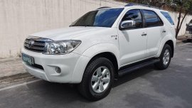 Pearl White Toyota Fortuner 2010 for sale in Automatic