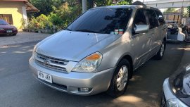 Selling Silver Kia Carnival 2010 in Muntinlupa