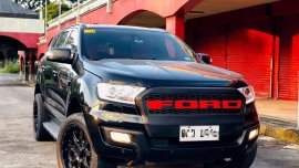 Black Ford Everest 2017 for sale in Angeles 