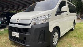 Selling Pearl White Toyota Hiace 2019 in Pasig