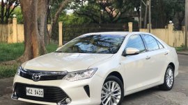 Selling Pearl White Toyota Camry 2017 in Las Piñas