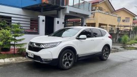Pearl White Honda Cr-V 2019 for sale in Automatic