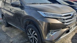 Selling Silver Toyota Rush 2019 in Quezon