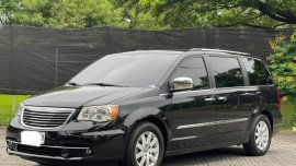 Selling Black Chrysler Town And Country 2014 in Las Piñas