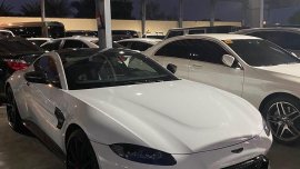 Selling Pearl White Aston Martin Vantage 2020 in Mandaluyong