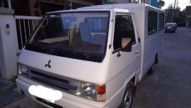 Pearl White Mitsubishi L300 2010 for sale in Manual