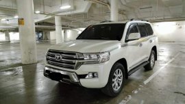 Selling Pearl White Toyota Land Cruiser 2018 in Mandaue