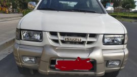 Pearl White Isuzu Crosswind 2003 for sale in Taguig