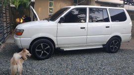 Selling Pearl White Toyota Revo 1999 in Balagtas