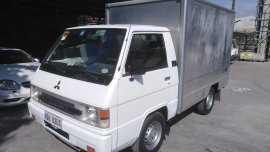 Selling White Mitsubishi L300 2016 in Manila