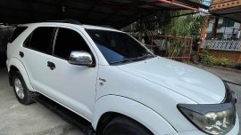 Pearl White Toyota Fortuner 2010 for sale in Lucena