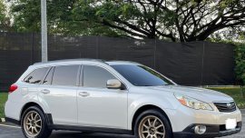 Selling Pearl White Subaru Outback 2011 in Las Piñas