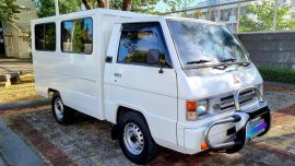 White Mitsubishi L300 2012 for sale in Las Piñas