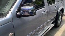 Selling Silver Isuzu D-Max 2005 in Los Baños