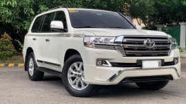 Sell Pearl White 2018 Toyota Land Cruiser in Quezon City
