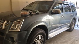 Selling Silver Isuzu Alterra 2011 in Manila