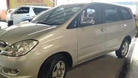 Selling Pearl White Toyota Innova 2007 in Quezon