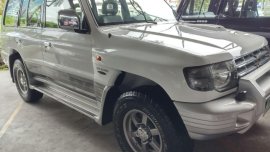 Selling White Mitsubishi Pajero 2004 in Makati
